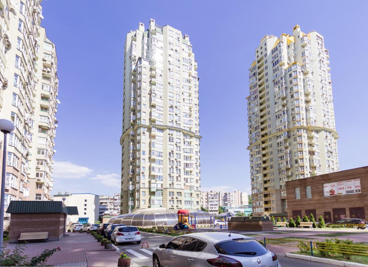Navit Apartments With Breakfast, Near The Railway Station, The City Center, The Park Kiev Luaran gambar
